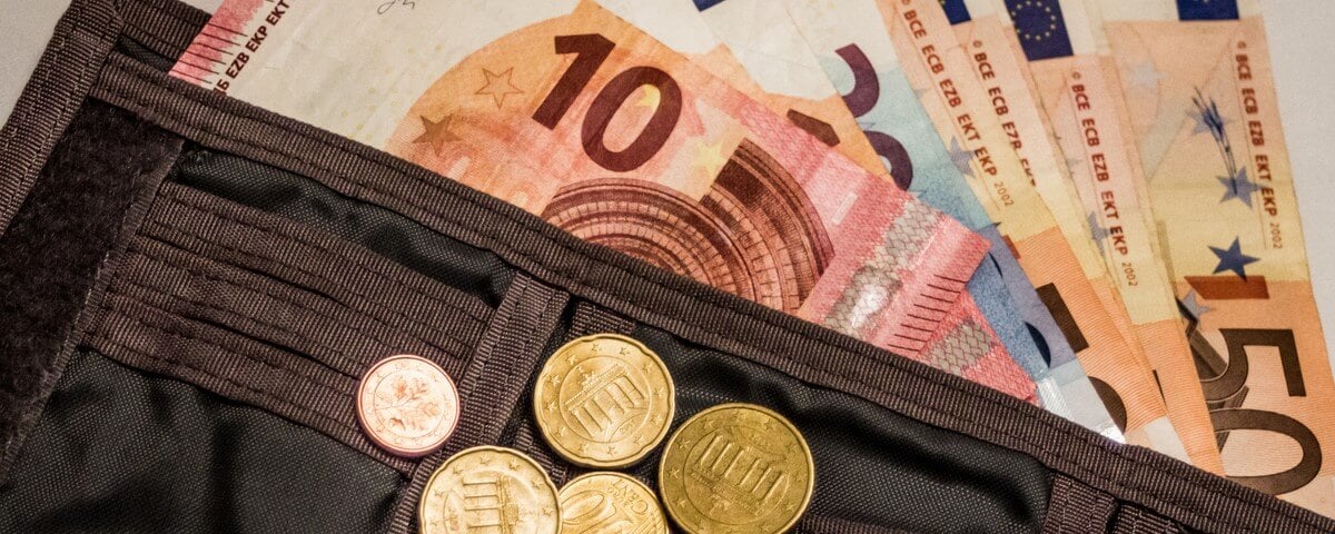 euros dans un porte-monnaie